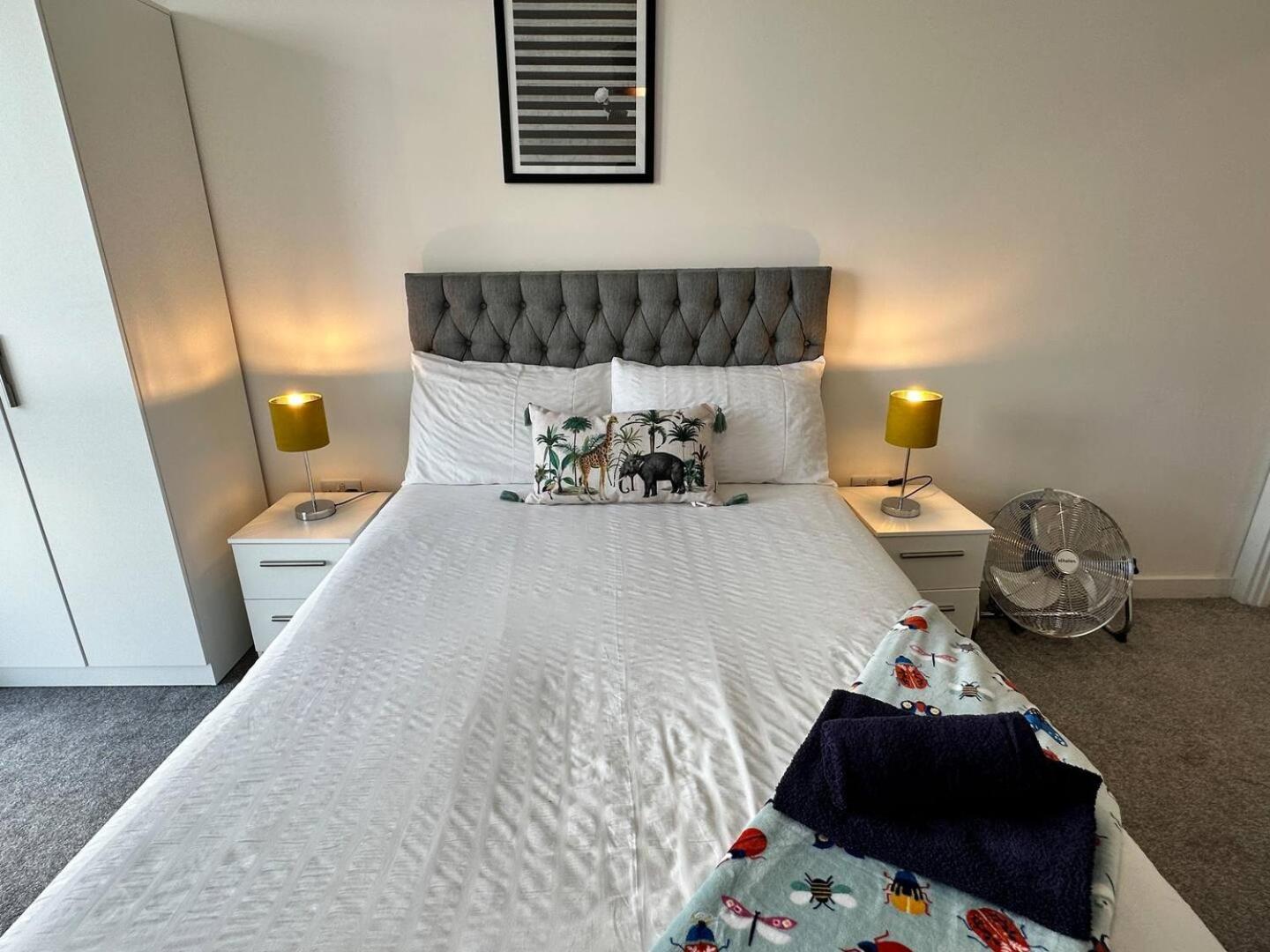 Adelphi Wharf Apartments By Beehosting Manchester Exteriör bild